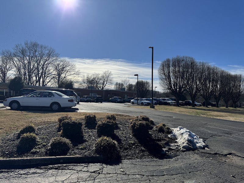 NHC HEALTHCARE, LEWISBURG nursing home in LEWISBURG, TN - Photo 3 of 5
