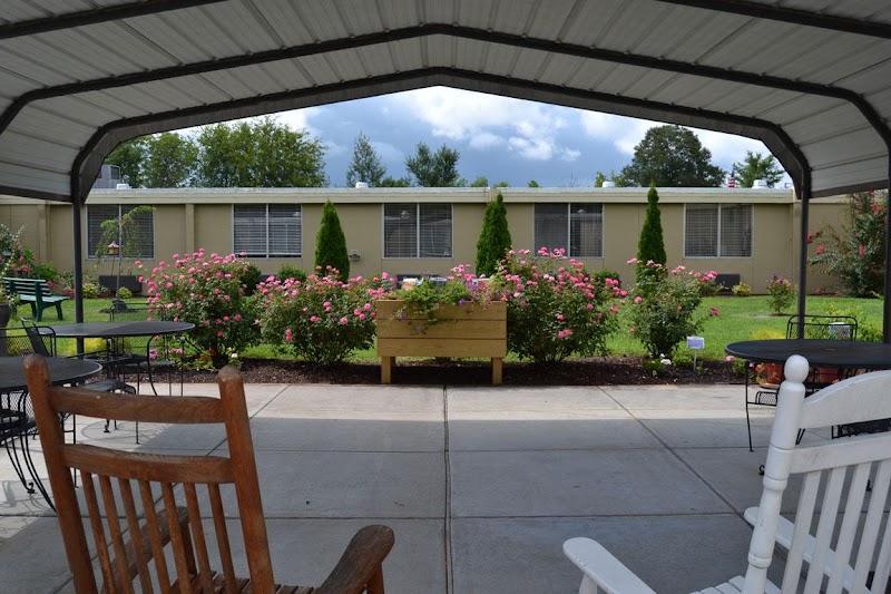 SEVIERVILLE HEALTH AND REHABILITATION CENTER nursing home in SEVIERVILLE, TN - Photo 4 of 5