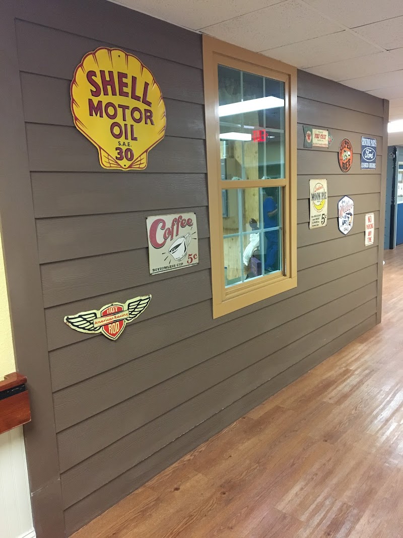 SIGNATURE HEALTHCARE OF PUTNAM COUNTY nursing home in COOKEVILLE, TN - Photo 4 of 5