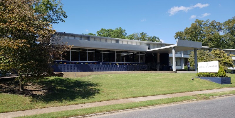 MAJESTIC GARDENS AT MEMPHIS REHAB & SNC nursing home in MEMPHIS, TN - Photo 2 of 5