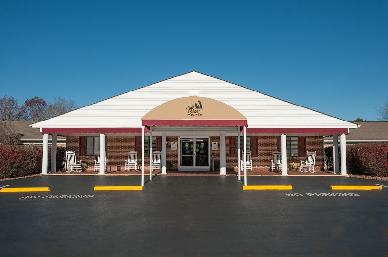 LIFE CARE CENTER OF CROSSVILLE nursing home in CROSSVILLE, TN - Photo 2 of 5
