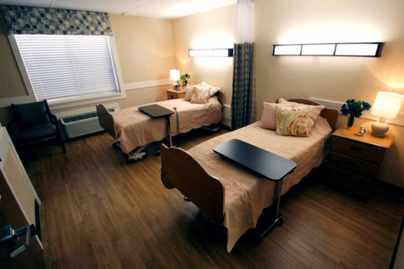 QUINCE NURSING AND REHABILITATION CENTER, LLC nursing home in MEMPHIS, TN - Photo 3 of 5
