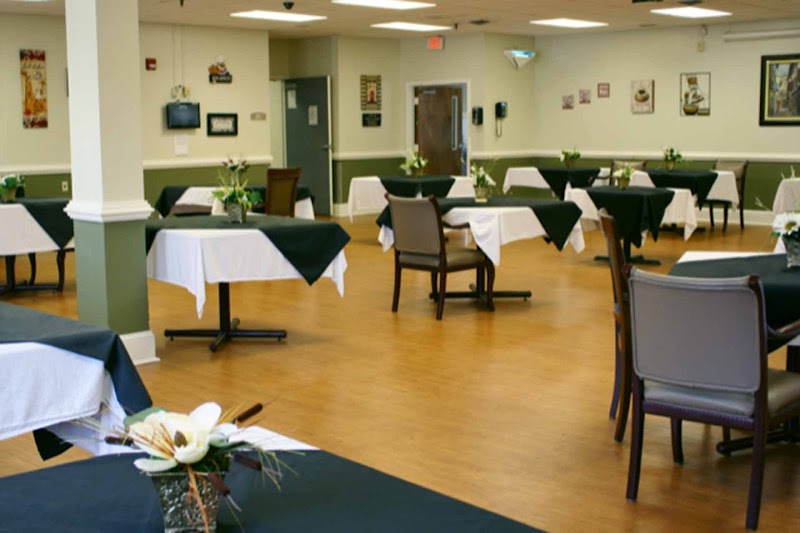 QUINCE NURSING AND REHABILITATION CENTER, LLC nursing home in MEMPHIS, TN - Photo 4 of 5