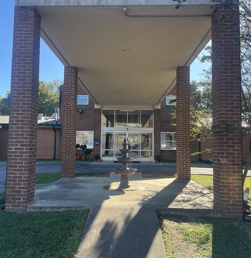 HENRY COUNTY HEALTH AND REHABILITATION nursing home in PARIS, TN - Photo 2 of 10