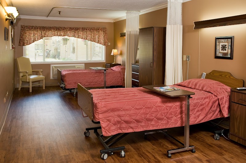 LIFE CARE CENTER OF GREENEVILLE nursing home in GREENEVILLE, TN - Photo 4 of 5
