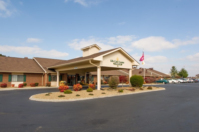 LIFE CARE CENTER OF JEFFERSON CITY nursing home in JEFFERSON CITY, TN - Photo 1 of 10