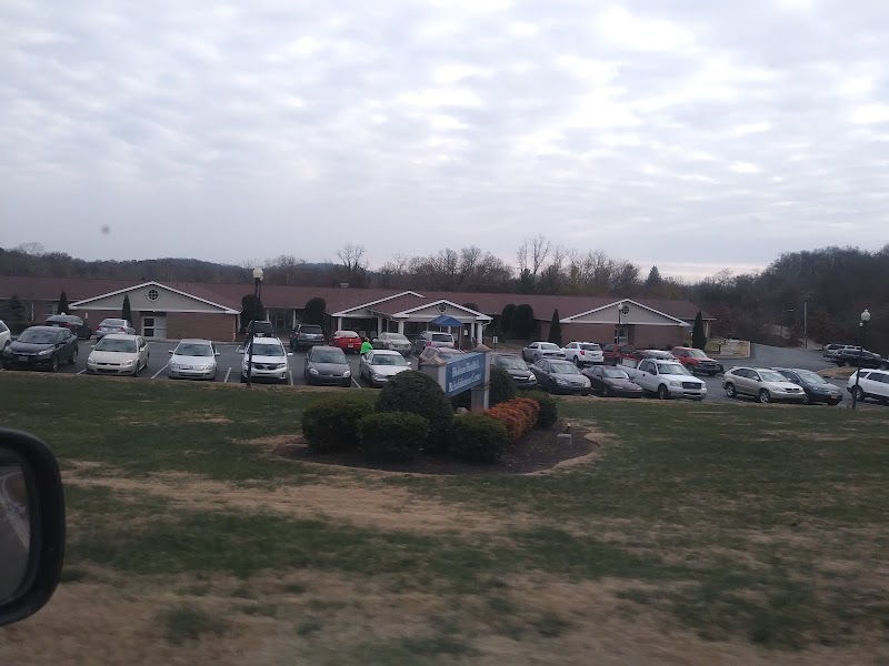 HOLSTON HEALTH & REHABILITATION CENTER nursing home in KNOXVILLE, TN - Photo 2 of 2