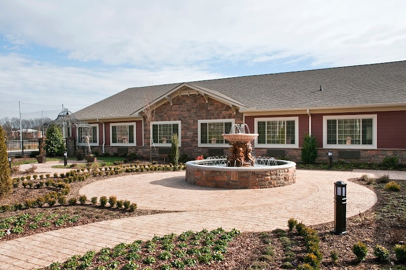 LIFE CARE CENTER OF HIXSON nursing home in HIXSON, TN - Photo 2 of 10
