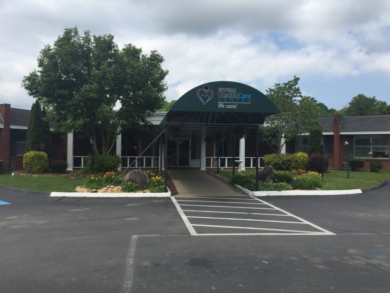 ETOWAH HEALTH AND REHABILITATION nursing home in ETOWAH, TN - Photo 2 of 3