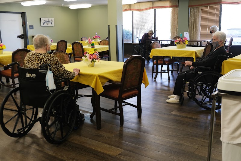 MONROE HEALTH AND REHABILITATION CENTER nursing home in MADISONVILLE, TN - Photo 2 of 5