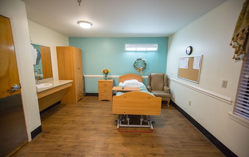 FOUR OAKS HEALTH CARE CENTER nursing home in JONESBOROUGH, TN - Photo 3 of 5