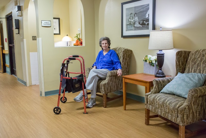 FOUR OAKS HEALTH CARE CENTER nursing home in JONESBOROUGH, TN - Photo 5 of 5