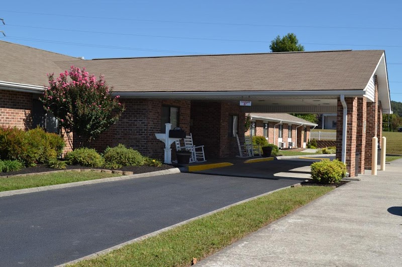 HANCOCK MANOR NURSING HOME nursing home in SNEEDVILLE, TN - Photo 2 of 10