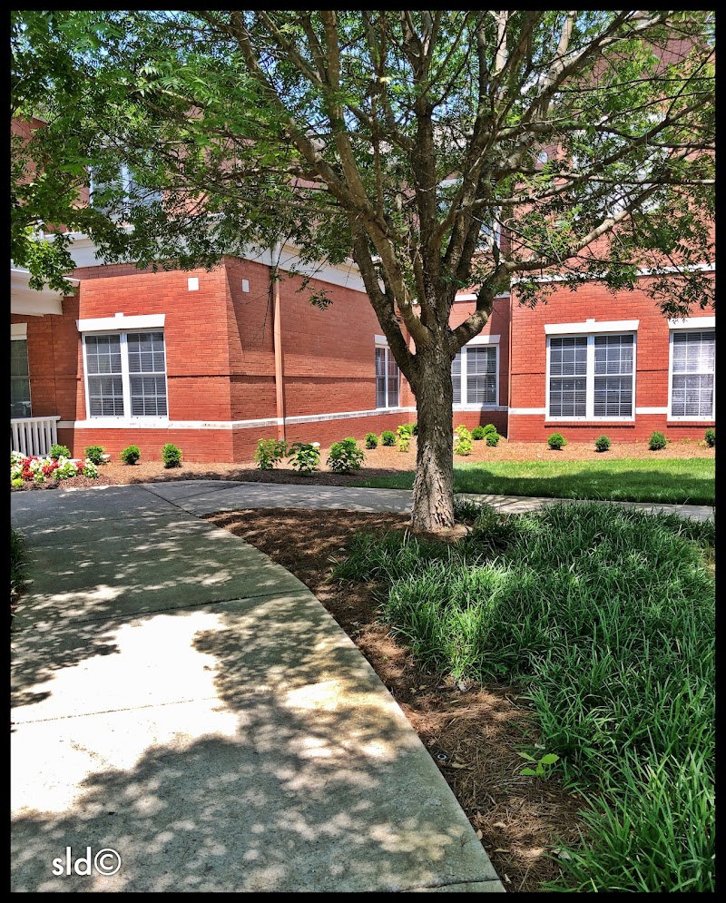 NHC PLACE AT COOL SPRINGS nursing home in FRANKLIN, TN - Photo 5 of 6