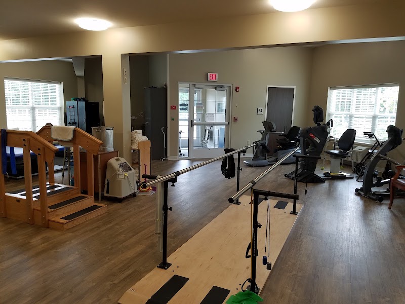 HUMPHREYS COUNTY CARE AND REHABILITATION nursing home in WAVERLY, TN - Photo 2 of 5