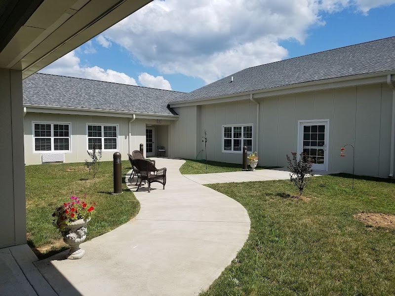 HUMPHREYS COUNTY CARE AND REHABILITATION nursing home in WAVERLY, TN - Photo 4 of 5