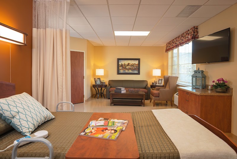 LIFE CARE CENTER OF BLOUNT COUNTY nursing home in LOUISVILLE, TN - Photo 4 of 5