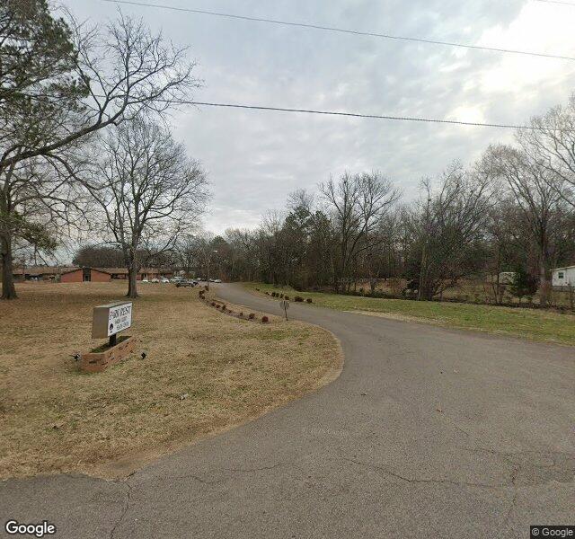 PARK REST HARDIN COUNTY HEALTH CENTER nursing home in SAVANNAH, TN - Photo 2 of 2