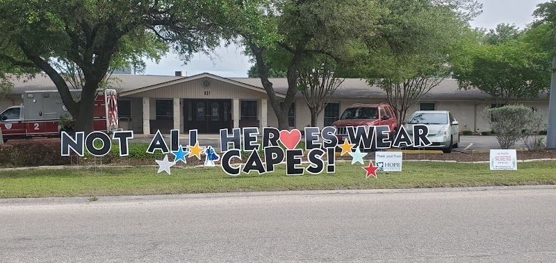 Colonial Manor Care Center nursing home in New Braunfels, TX - Photo 3 of 5