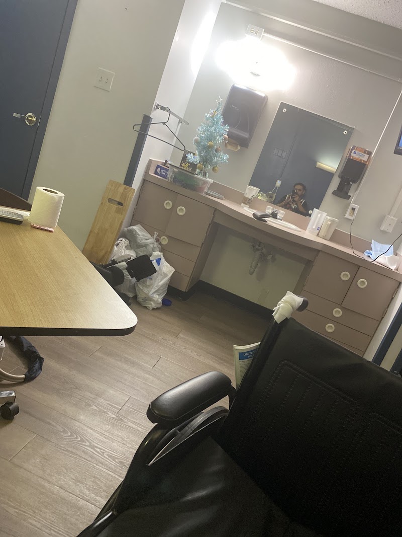 CASTLE HILLS REHABILITATION AND CARE CENTER nursing home in SAN ANTONIO, TX - Photo 5 of 5