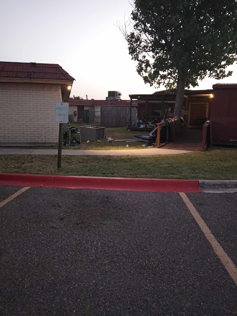 MCALLEN NURSING CENTER nursing home in MCALLEN, TX - Photo 4 of 5