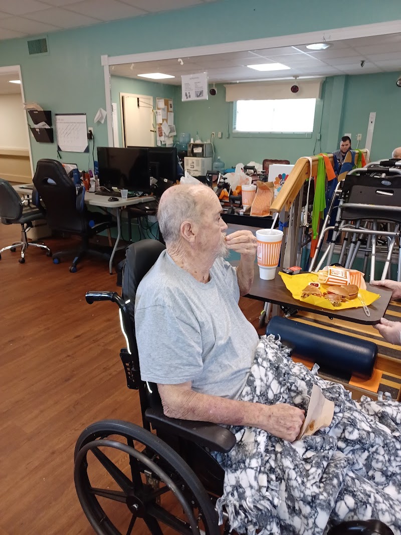 BEAUMONT HEALTH CARE CENTER nursing home in BEAUMONT, TX - Photo 4 of 10