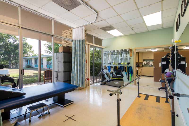 HILLTOP VILLAGE NURSING AND REHABILITATION nursing home in KERRVILLE, TX - Photo 4 of 5