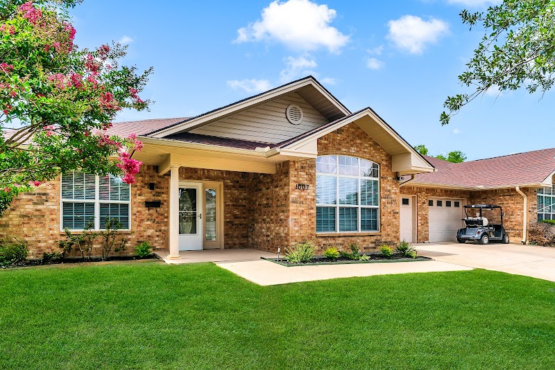 LAKE FOREST VILLAGE BY PUREHEALTH nursing home in DENTON, TX - Photo 2 of 10