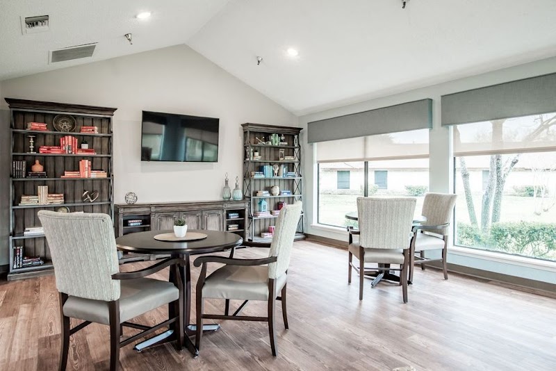 Monument Rehabilitation and Nursing Center nursing home in La Grange, TX - Photo 4 of 10