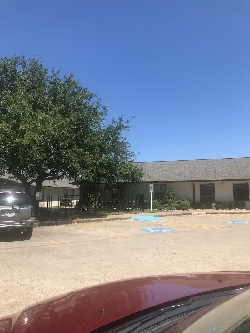 HERITAGE AT TURNER PARK HEALTH & REHAB nursing home in GRAND PRAIRIE, TX - Photo 2 of 5