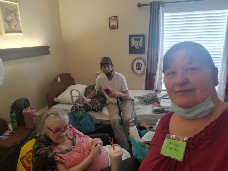 OAK BROOK HEALTH CARE CENTER nursing home in WHITEHOUSE, TX - Photo 2 of 3