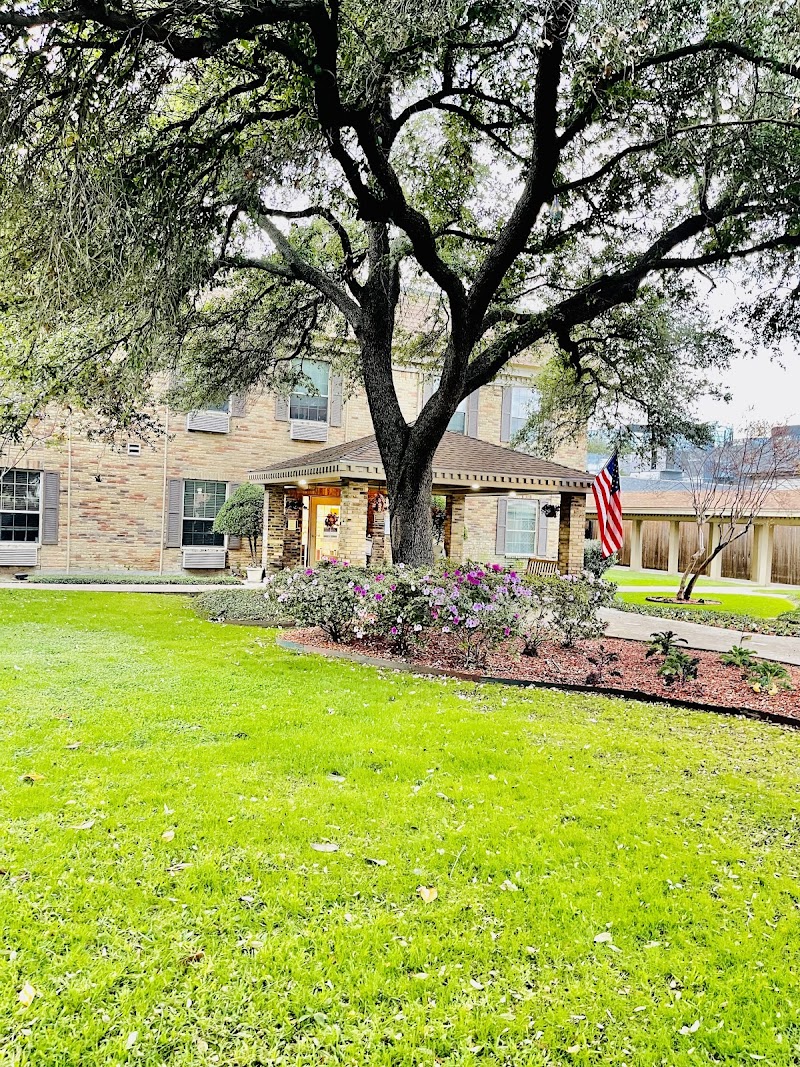 TREEMONT HEALTHCARE AND REHABILITATION CENTER nursing home in DALLAS, TX - Photo 4 of 5