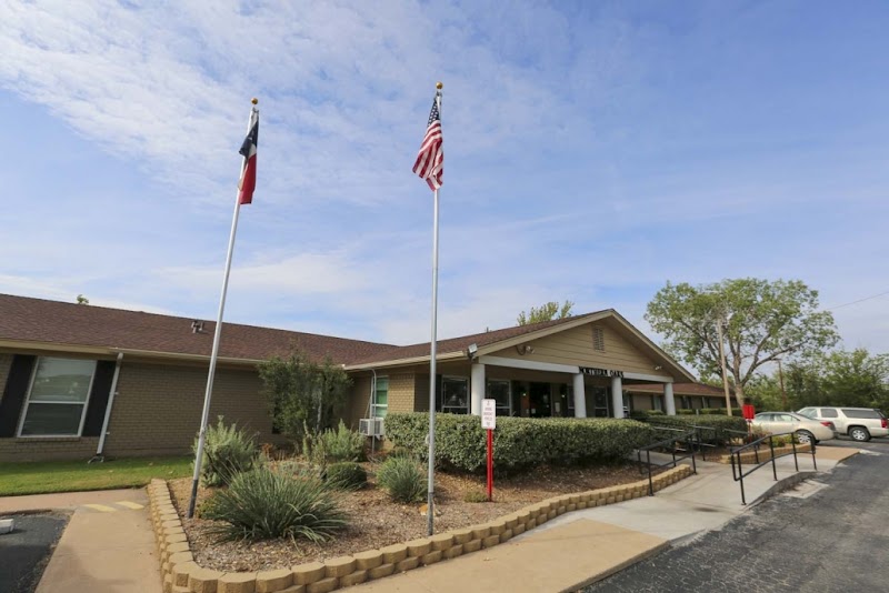 NORTHERN OAKS LIVING & REHABILITATION CENTER nursing home in ABILENE, TX - Photo 2 of 10