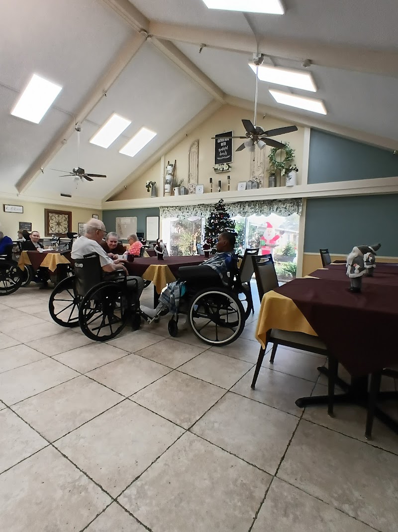 CLEVELAND HEALTH CARE CENTER nursing home in CLEVELAND, TX - Photo 4 of 10