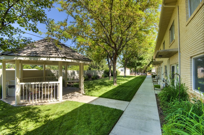 Crestwood Rehabilitation and Nursing nursing home in Ogden, UT - Photo 3 of 5