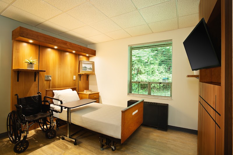 SOUTH ROANOKE NURSING AND REHABILITATION nursing home in ROANOKE, VA - Photo 3 of 5