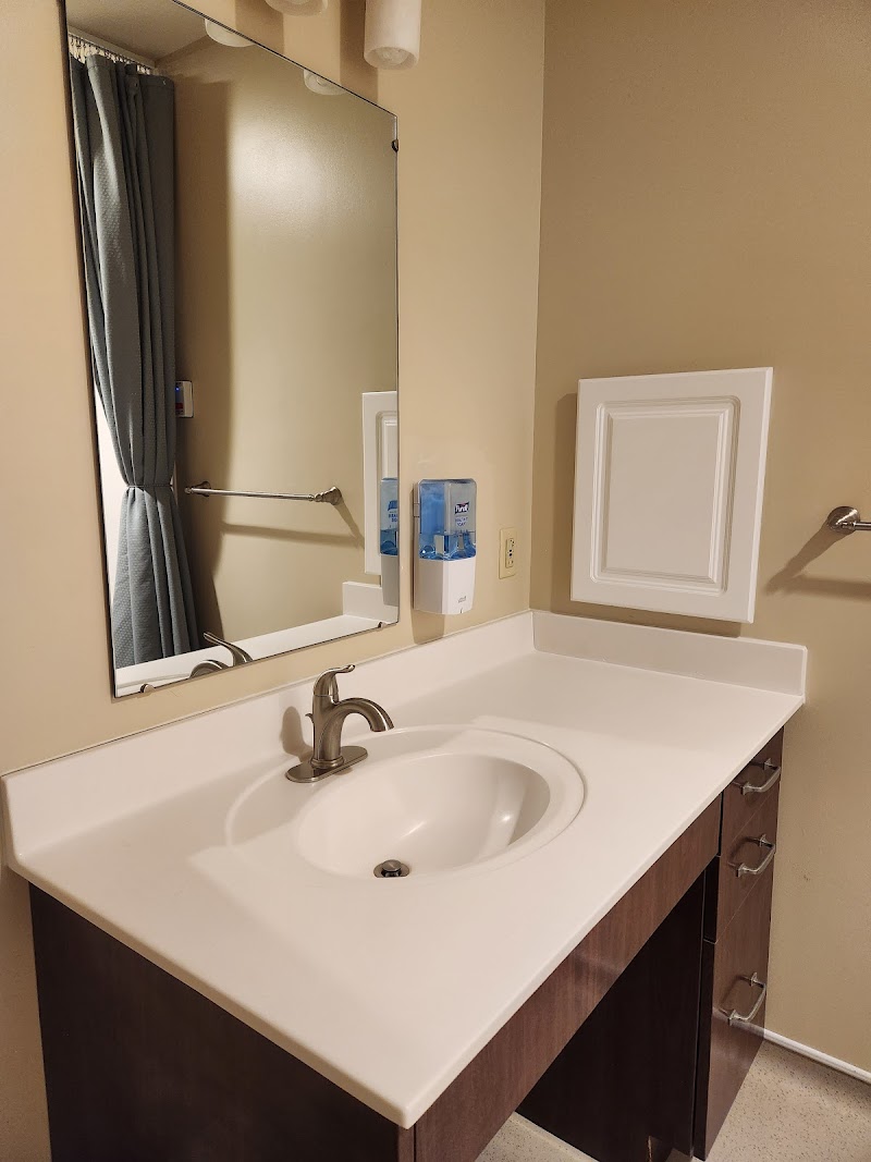 ROMAN EAGLE REHABILITATION AND HEALTH CARE CENTER nursing home in DANVILLE, VA - Photo 4 of 6