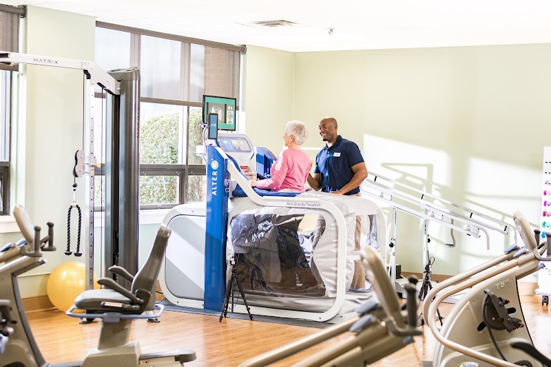 SALEM HEALTH & REHABILITATION nursing home in SALEM, VA - Photo 2 of 5