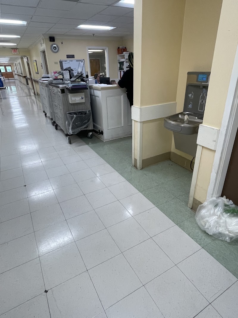 HARRISONBURG HLTH & REHAB CNTR nursing home in HARRISONBURG, VA - Photo 4 of 5