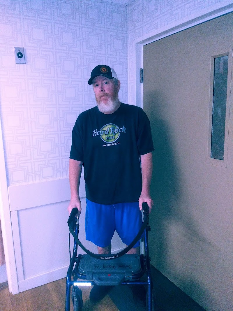 COLONIAL HEIGHTS REHABILITATION AND NURSING CENTER nursing home in CHESTERFIELD, VA - Photo 2 of 3