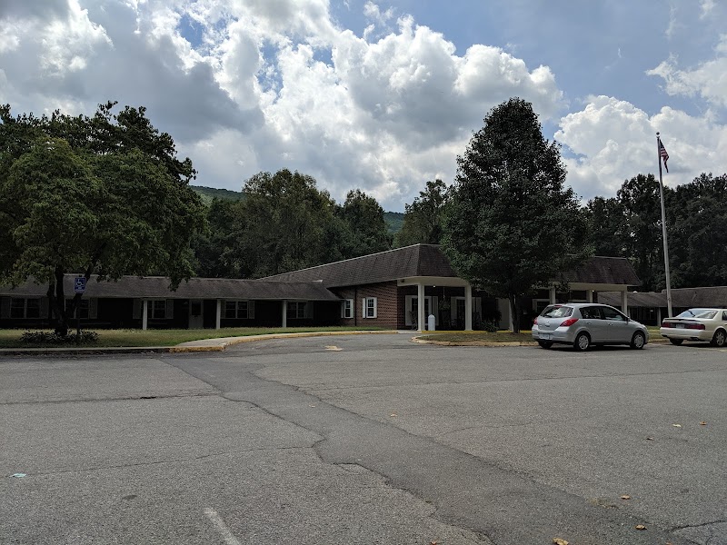ALLEGHANY HEALTH AND REHAB nursing home in CLIFTON FORGE, VA - Photo 2 of 3