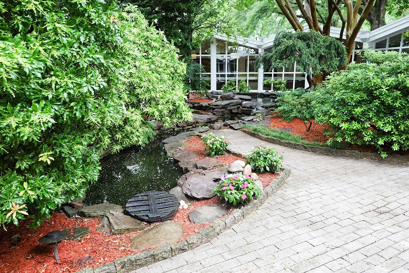 ANNANDALE  HEALTHCARE CENTER nursing home in ANNANDALE, VA - Photo 2 of 5