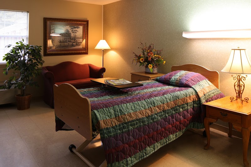 HILLSVILLE HEALTH & REHAB CENTER nursing home in HILLSVILLE, VA - Photo 5 of 10