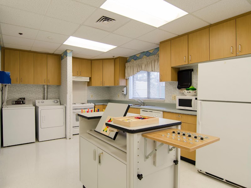 FAIR OAKS HEALTH & REHABILITATION nursing home in FAIRFAX, VA - Photo 5 of 5