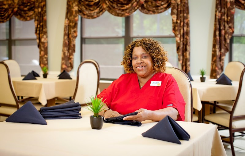 LOUISA HEALTH & REHABILITATION CENTER nursing home in LOUISA, VA - Photo 4 of 5