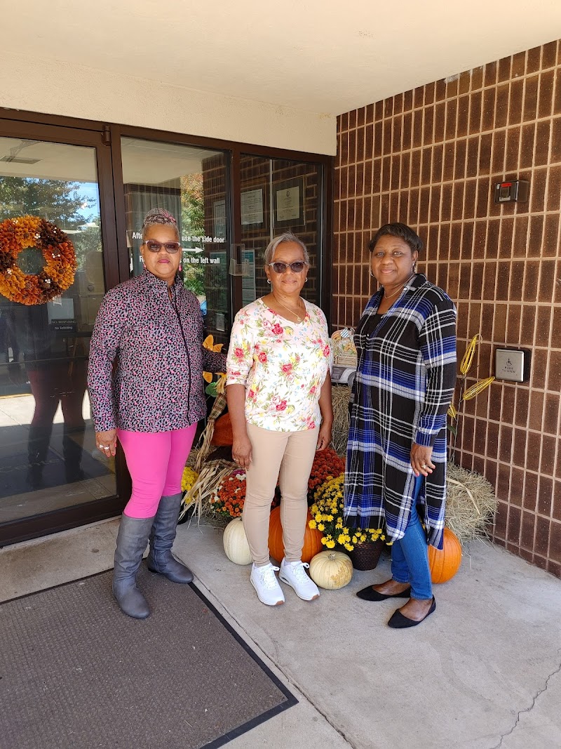 RIVERSIDE HEALTH & REHAB CNTR nursing home in DANVILLE, VA - Photo 3 of 10