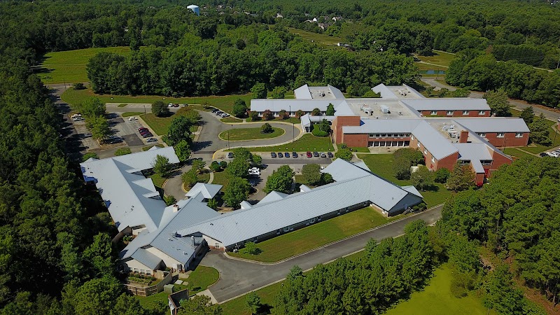 ELIZABETH ADAM CRUMP HEALTH AND REHAB nursing home in GLEN ALLEN, VA - Photo 2 of 5