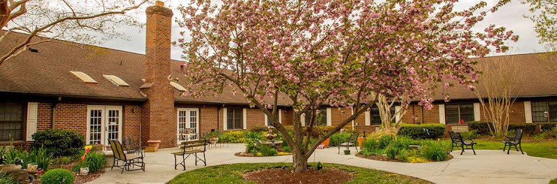 RIVERSIDE LIFELONG HEALTH & REHAB SMITHFIELD nursing home in SMITHFIELD, VA - Photo 2 of 10
