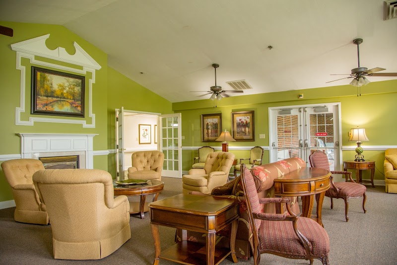 RIVERSIDE LIFELONG HEALTH & REHAB SMITHFIELD nursing home in SMITHFIELD, VA - Photo 4 of 10