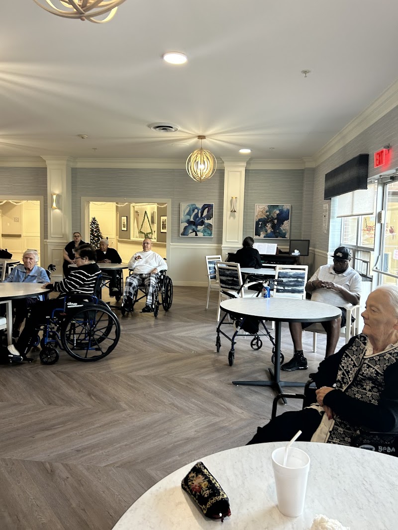 AUGUST HEALTHCARE AT LEEWOOD nursing home in ANNANDALE, VA - Photo 4 of 5